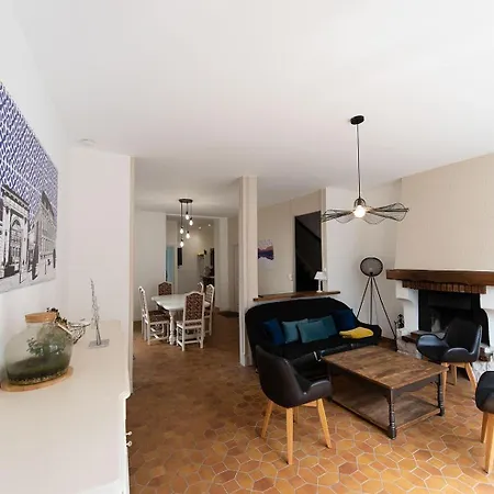 Logis Du Marché Hotel