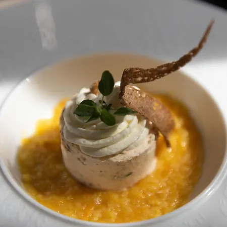 Logis Du Marché Hotel 2*