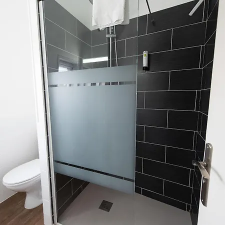 Logis - & Restaurant Du Marche 호텔 2*