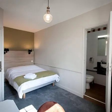 Logis - & Restaurant Du Marche 호텔 Le Cateau-Cambresis