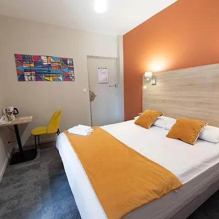 Logis - & Restaurant Du Marche 호텔 Le Cateau-Cambresis