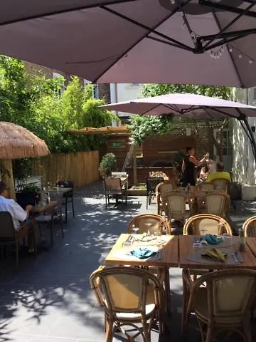 Hotel Logis - Hostellerie&restaurant Du Marché 2*