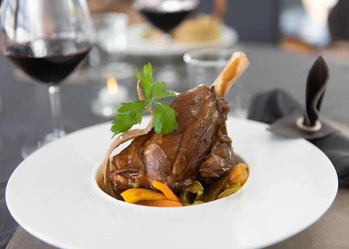 Logis - Hostellerie&restaurant Du Marché Hotel