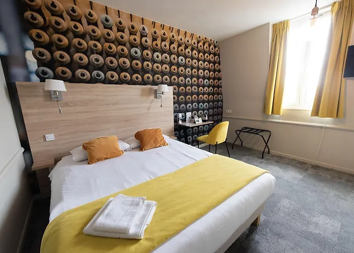 Hotel Logis - Hostellerie&restaurant Du Marché 2*